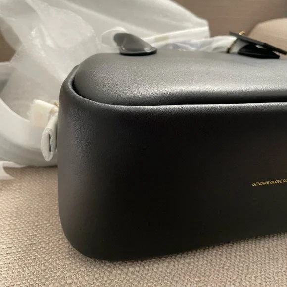 Coach Borough Bowling Bag in Colour Black And Coach customized Hangtag NWT - Picture 6 of 14